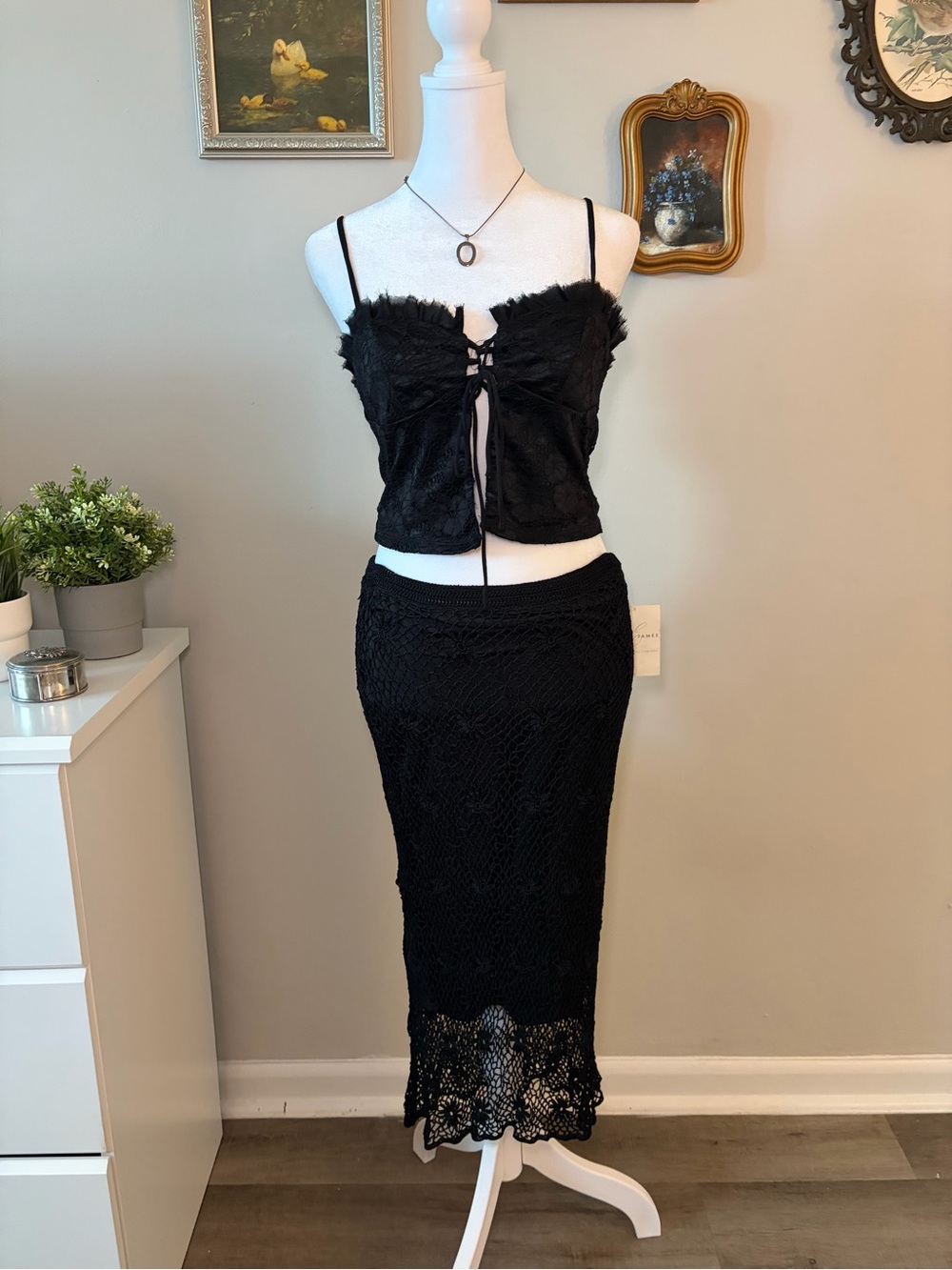 NWT Vintage Emma James Black Crochet Knit Floral Overlay Maxi Skirt - Medium